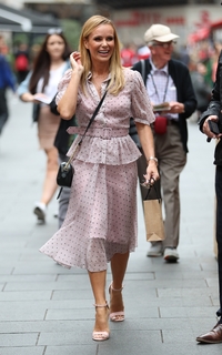 Amanda Holden feet photo thumbnail