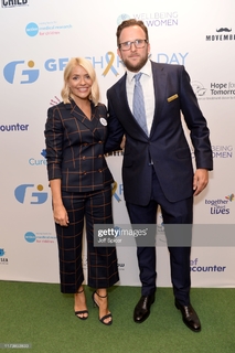 Holly Willoughby feet photo thumbnail