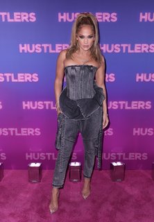 Jennifer Lopez feet photo thumbnail