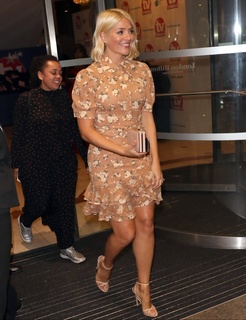 Holly Willoughby feet photo thumbnail