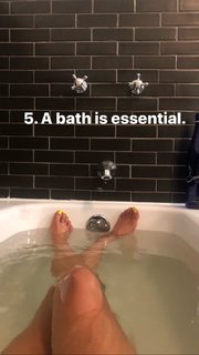 Erin Lim feet photo thumbnail