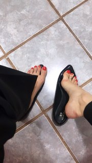 Alaine Crissiê feet photo thumbnail