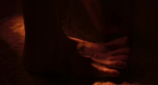Scarlett Johansson feet photo thumbnail
