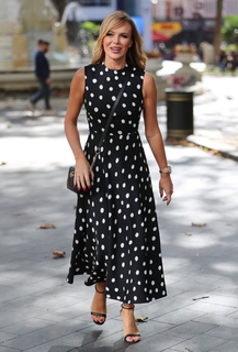 Amanda Holden feet photo thumbnail