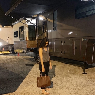 Morena Baccarin feet photo thumbnail