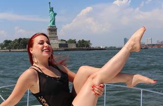 Rebecca Berardi feet photo thumbnail