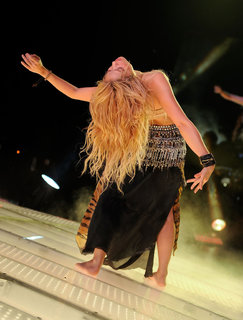 Shakira feet photo thumbnail