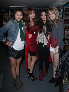 Debby Ryan feet photo thumbnail