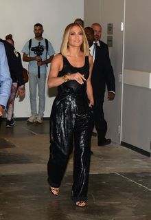 Jennifer Lopez feet photo thumbnail