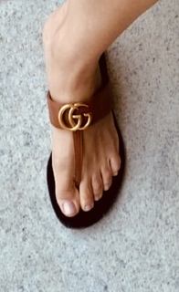 Isis Valverde feet photo thumbnail