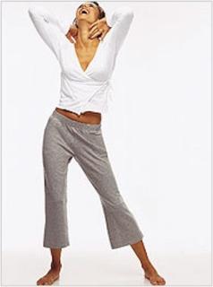 Alessandra Ambrosio feet photo thumbnail