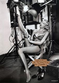 Giulia Siegel feet photo 3