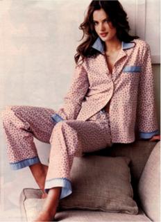 Alessandra Ambrosio feet photo thumbnail