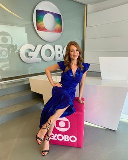 Mariana Ximenes feet photo thumbnail