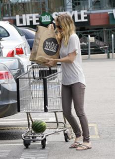 Ellen Pompeo feet photo thumbnail
