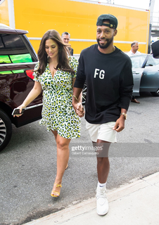 Ashley Graham feet photo thumbnail
