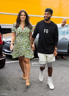 Ashley Graham feet photo thumbnail