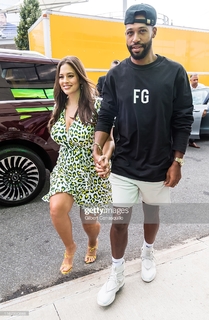 Ashley Graham feet photo thumbnail