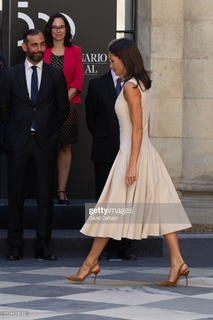 Queen Letizia of Spain feet photo thumbnail