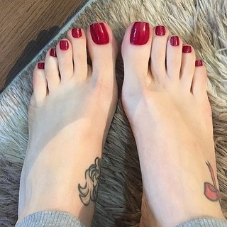 Jaqueline Mello feet photo thumbnail