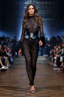 Izabel Goulart feet photo thumbnail