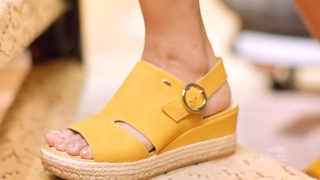Juliana Paes feet photo thumbnail