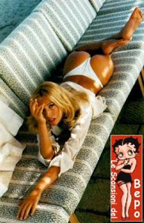 Alessia Marcuzzi feet photo thumbnail