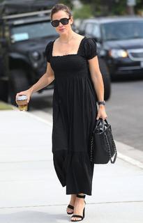 Jennifer Garner feet photo thumbnail