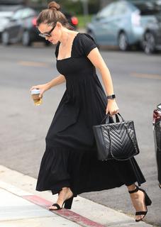 Jennifer Garner feet photo thumbnail