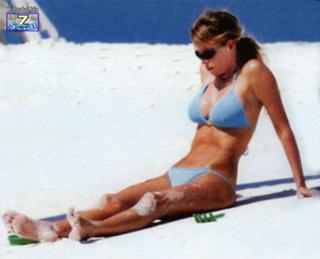 Alessia Marcuzzi feet photo thumbnail