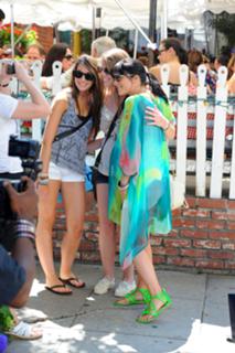 Selma Blair feet photo thumbnail