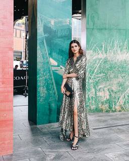 Kriti Sanon feet photo thumbnail