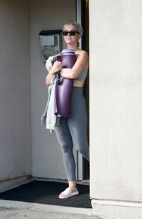 Katy Perry feet photo thumbnail