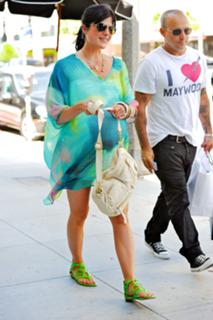 Selma Blair feet photo thumbnail