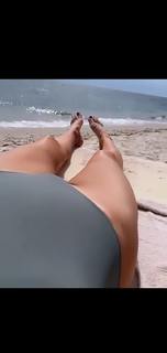 Alessia Marcuzzi feet photo thumbnail