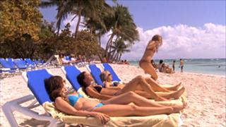 Sophia Bush feet photo thumbnail