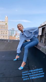 Elsa Hosk feet photo thumbnail