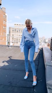 Elsa Hosk feet photo thumbnail