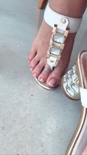 Alaine Crissiê feet photo thumbnail
