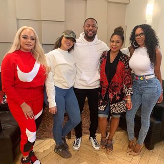 Angela Yee feet photo thumbnail
