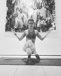 Nicole Neumann feet photo thumbnail