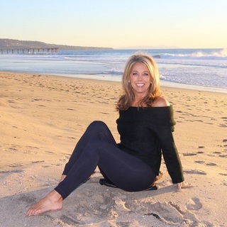 Denise Austin feet photo thumbnail