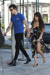 Camila Cabello feet photo thumbnail