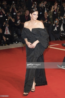 Liv Tyler feet photo thumbnail