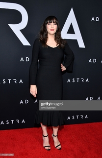 Liv Tyler feet photo thumbnail