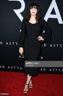 Liv Tyler feet photo thumbnail