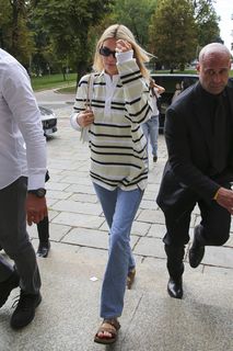 Kendall Jenner feet photo thumbnail