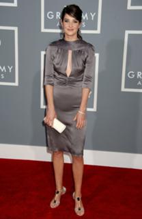 Cobie Smulders feet photo thumbnail