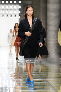 Irina Shayk feet photo thumbnail