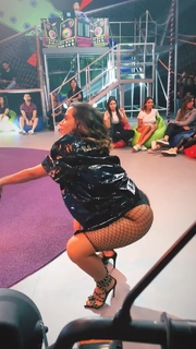 Anitta feet photo thumbnail
